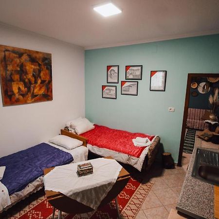 Bb Apartament Apartment Gjirokaster Bagian luar foto