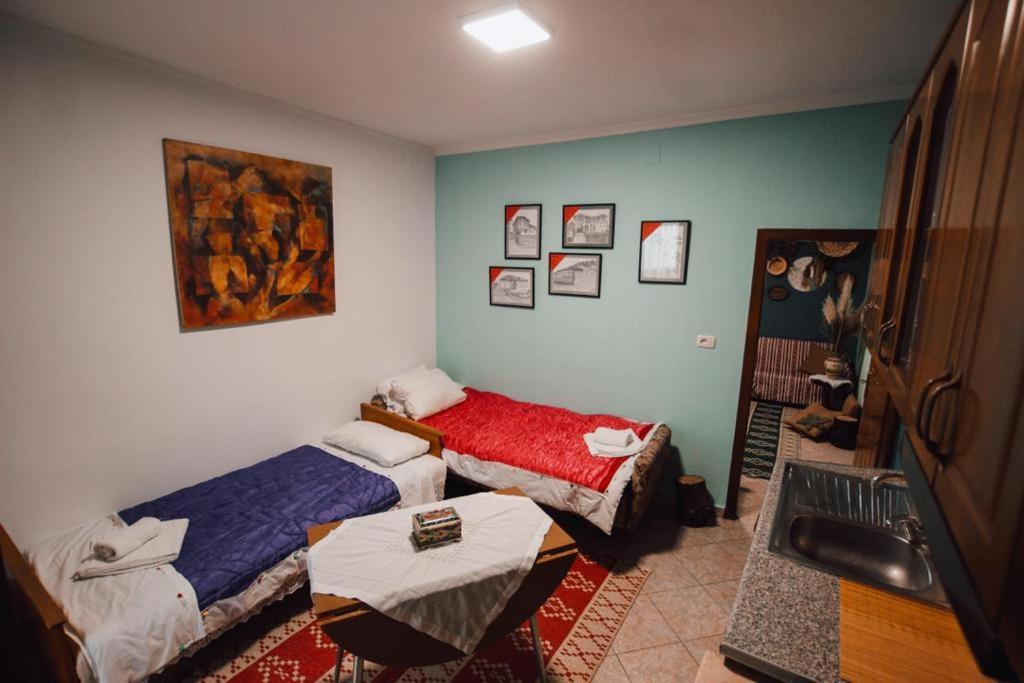 Bb Apartament Apartment Gjirokaster Bagian luar foto