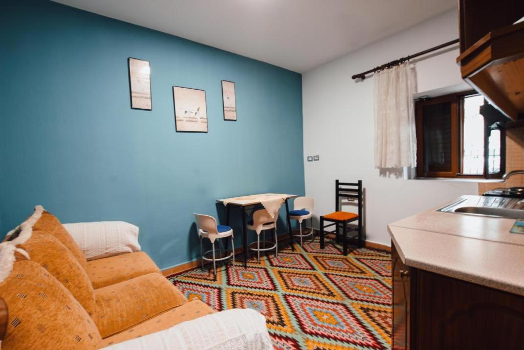 Bb Apartament Apartment Gjirokaster Bagian luar foto