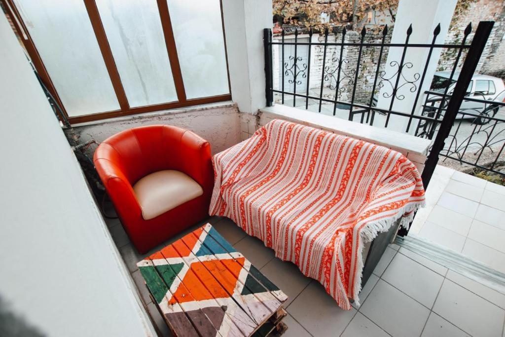 Bb Apartament Apartment Gjirokaster Bagian luar foto